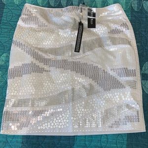 White House, Black market, Sequin mini